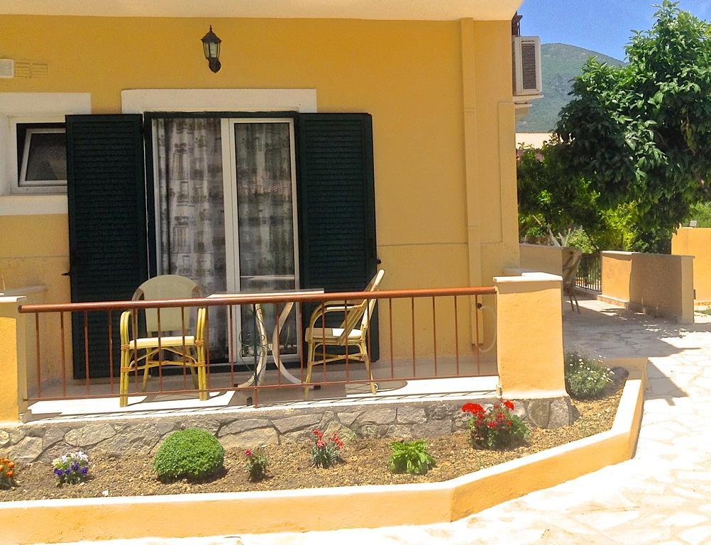 Michalis Place Apartments Васілікі Номер фото